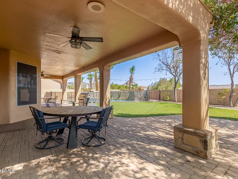 1211 E Desert Flower Ln — Photo 36