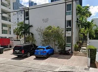 150 SW 10th St #2 — Photo 1