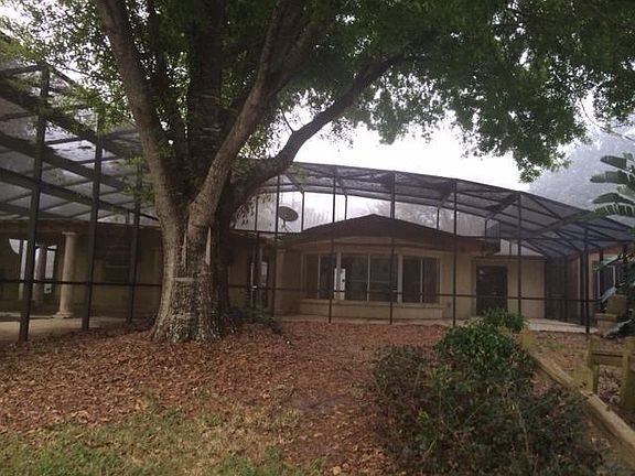 4th image of 902 W Lakeshore Dr