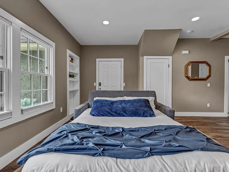 4865 Main St — Photo 30