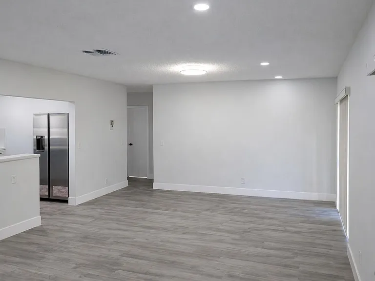 2613 SW Natura Ave — Photo 6