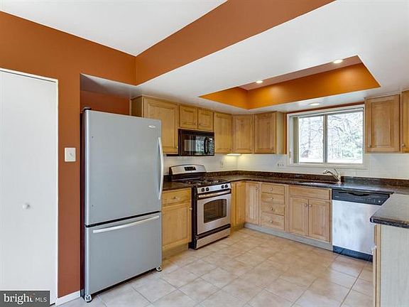 5th image of 4104 Yerkes Pl