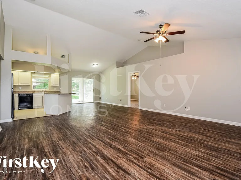 3619 NW 41st Ln — Photo 3