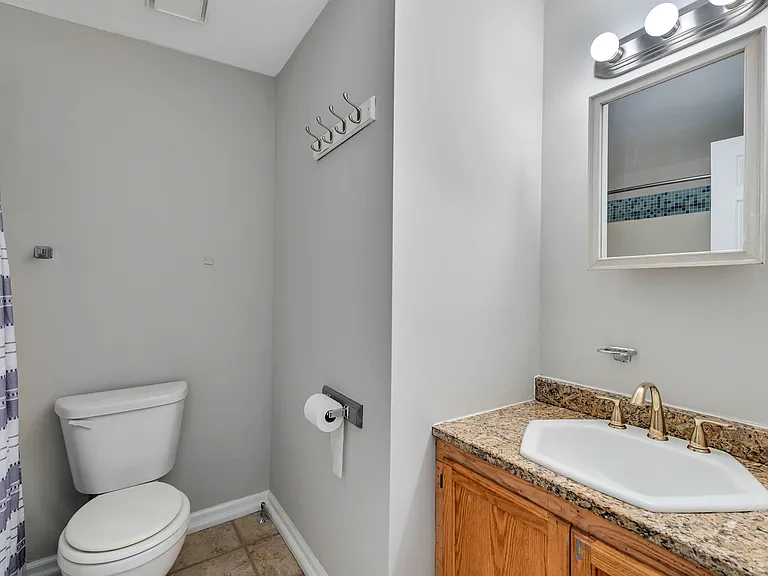 715 Barton St #715A — Photo 20