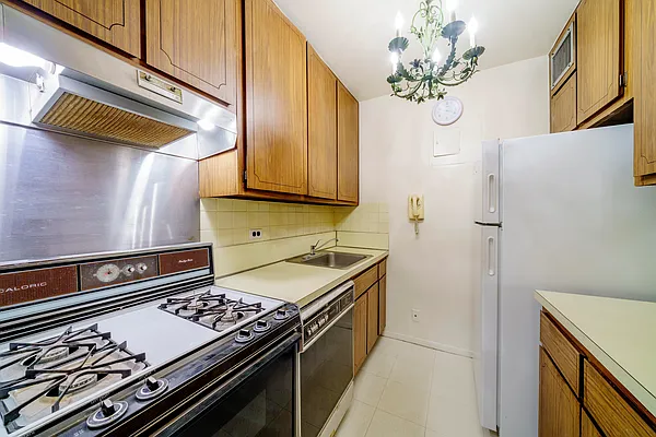 Sold by Douglas Elliman | media 16