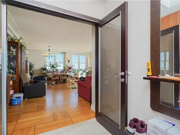 135 Oceana Drive East image 16 of 18