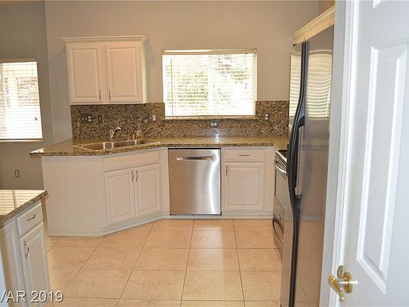 3rd image of 3189 Dancing Hills Ave