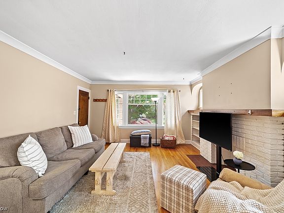 5th image of 2032-2034 Reveley Ave