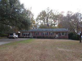 1403 Crestfield Dr, Lancaster, SC 29720