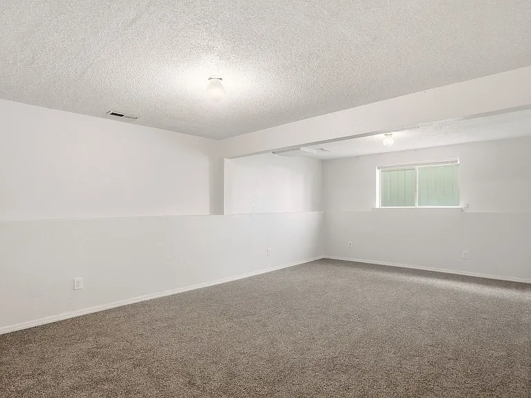 308 N Washington St — Photo 13