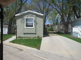 208 Melbrooke Rd, Elgin, IL 60123