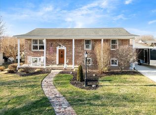 1225 Crestview Dr, Wytheville, VA