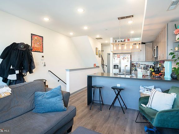 2nd image of 415 W Berks St #3