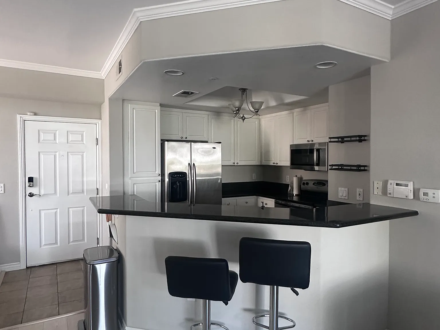 2 bed, 850 sqft, $3,450 — Photo 3