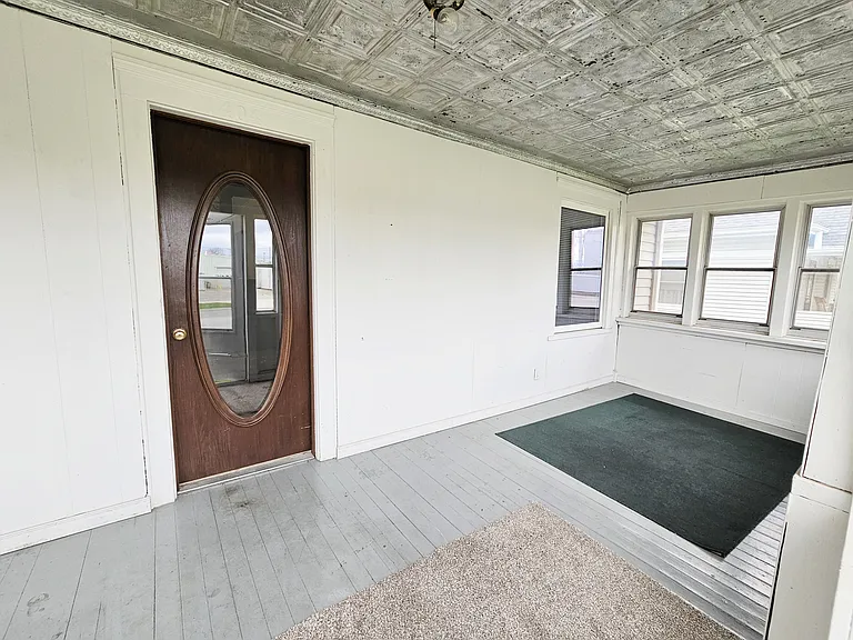 404 W Market St — Photo 13