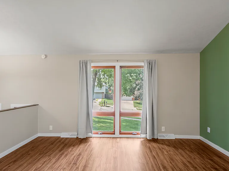 9705 S 21st Ave — Photo 4