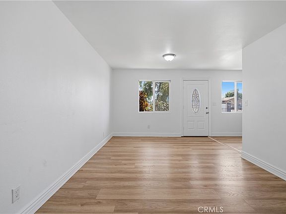 3rd image of 1353 W 60th St