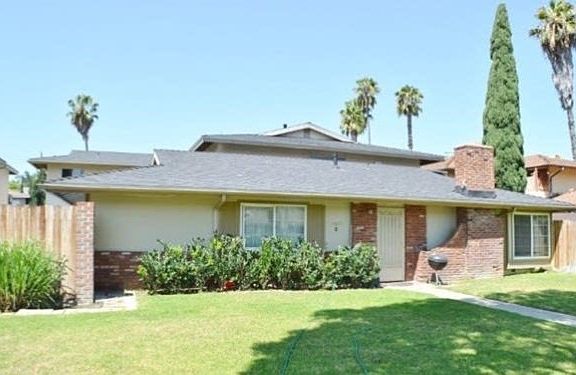 5th image of 12071 Laguna St APT 1