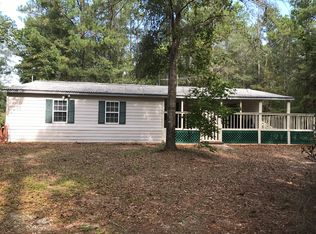 3 J C Rd, Seale, AL 36875