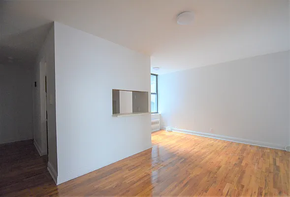 Rented by CITY SKYLINE REALTY INC | media 17