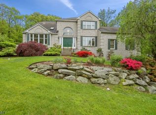 6 Indian Run Rd, Long Valley, NJ 07853