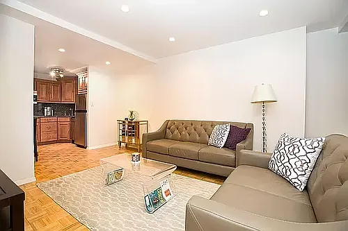 150 W 51st St Photo 1