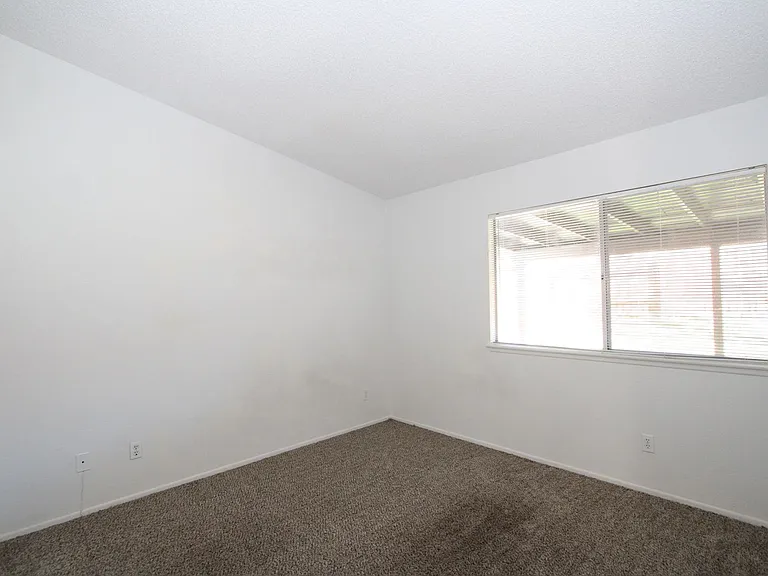 836 Cisco St — Photo 13
