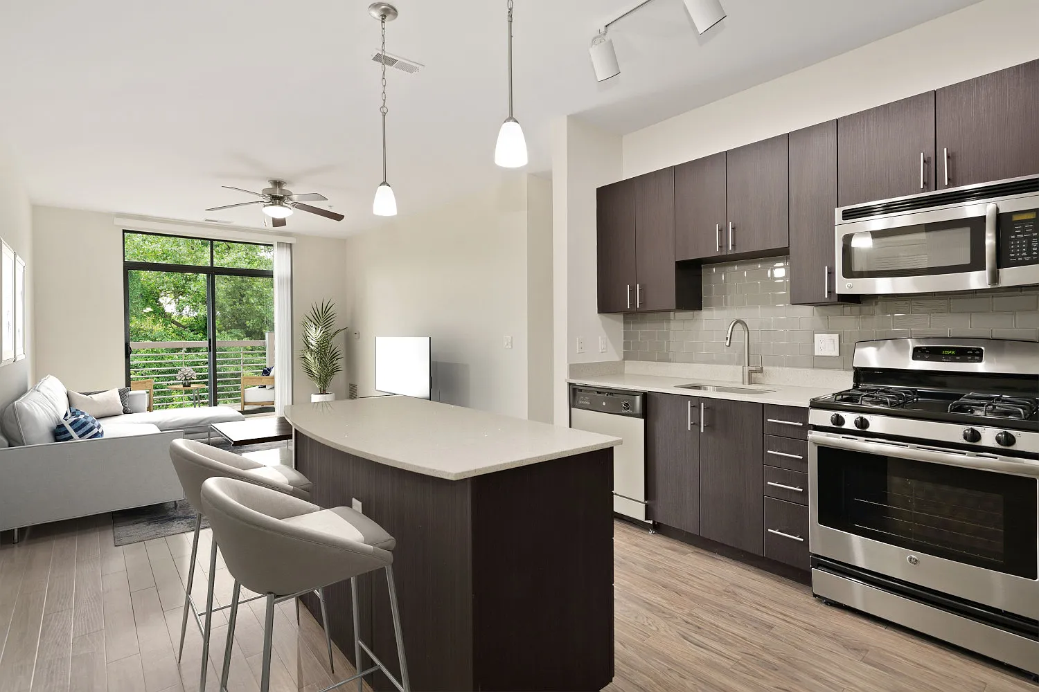 7001 Arlington at Bethesda — Photo 2