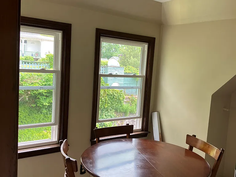 Dining area with table & chairs