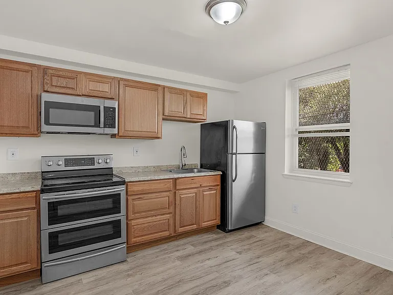 2335 Lauretta Ave — Photo 8