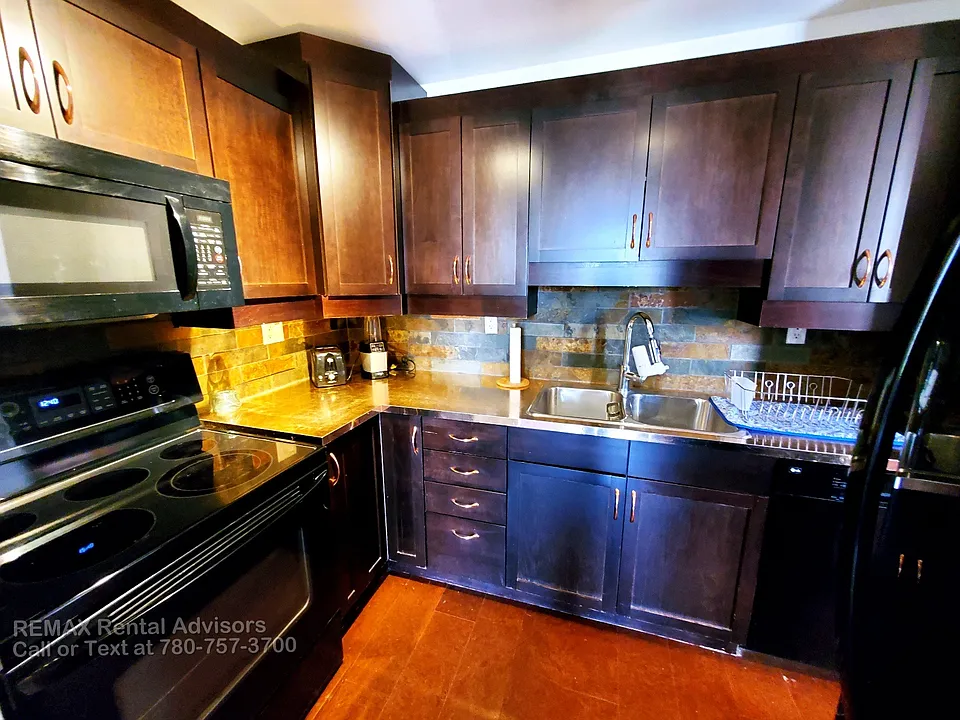 10145 109th St NW #601