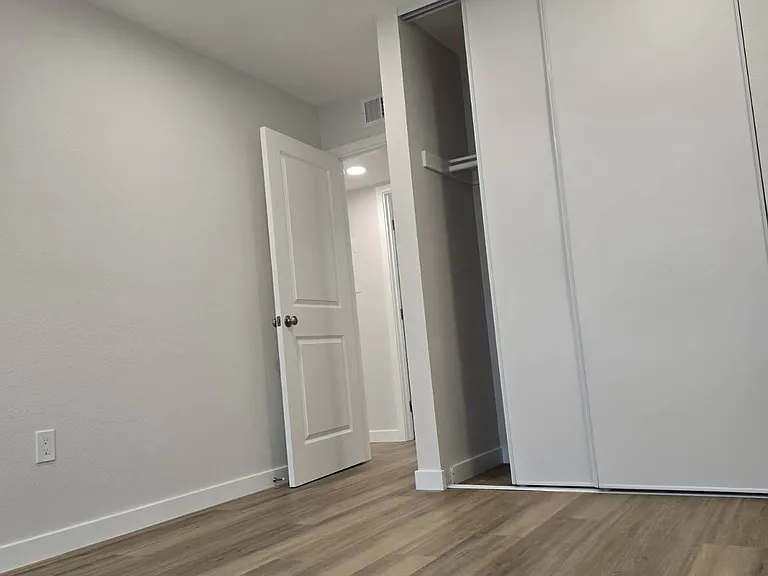 18642 Libra Cir #1 — Photo 2