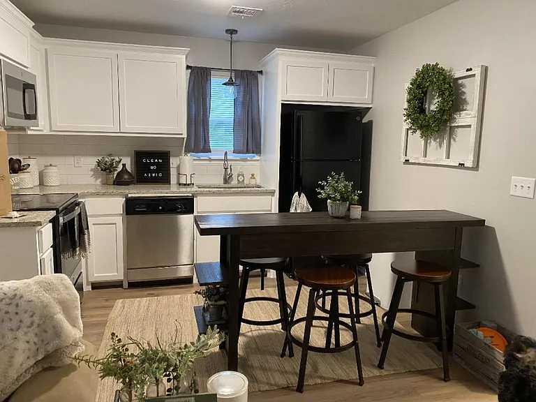 1205 S Husband Pl — Photo 1