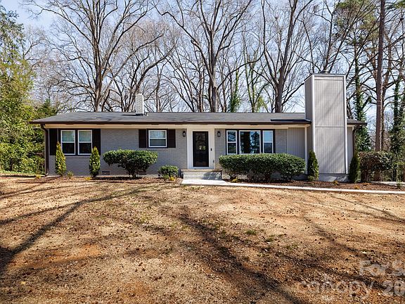 5th image of 1610 India Hook Rd