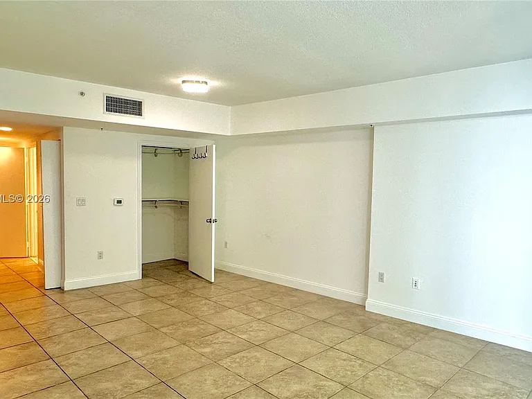 1750 N Bayshore Dr #2607 — Photo 5