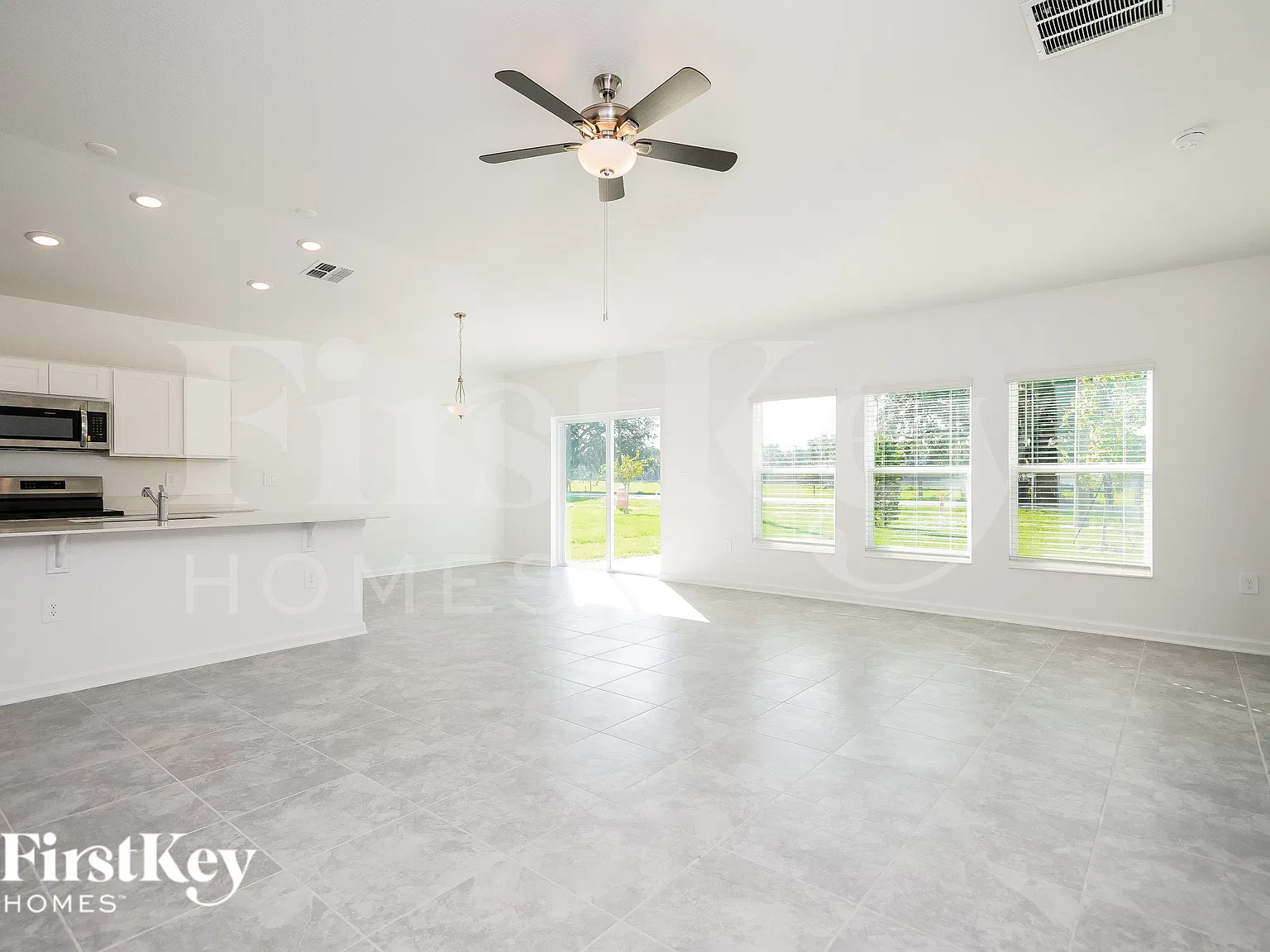 4 bed, 2.0 bath, 1936 sqft, $2,265 — Photo 3