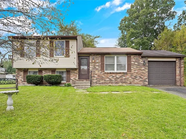 8419 Falcon Dr, Liverpool, NY 13090