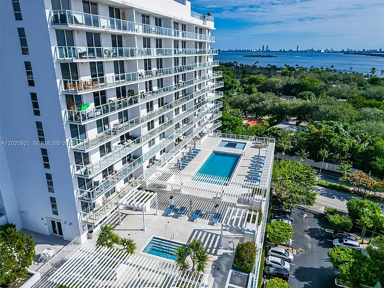 4250 Biscayne Blvd #914 — Photo 19