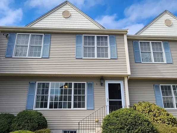 10 Fuller Ave Unit 1, Attleboro, MA 02703