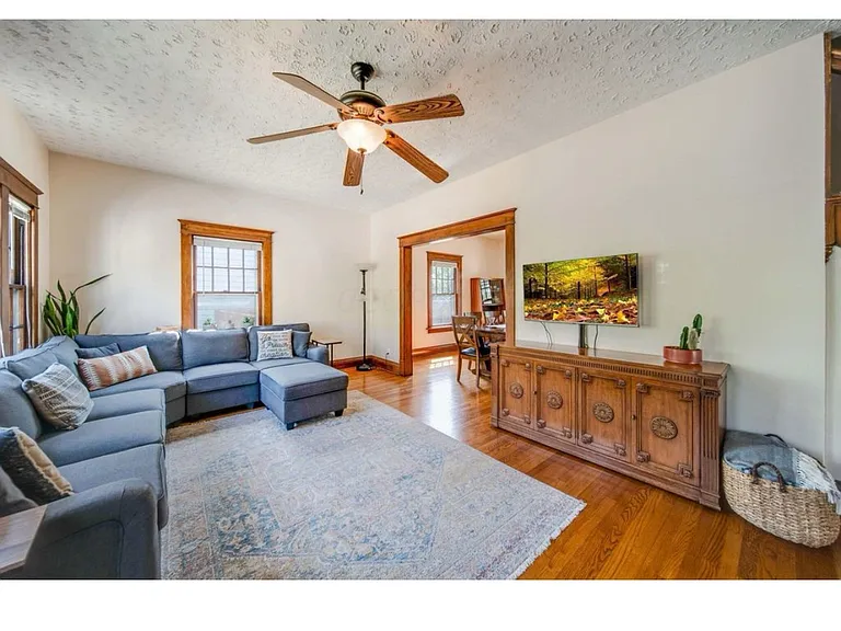 299 E Woodrow Ave — Photo 18