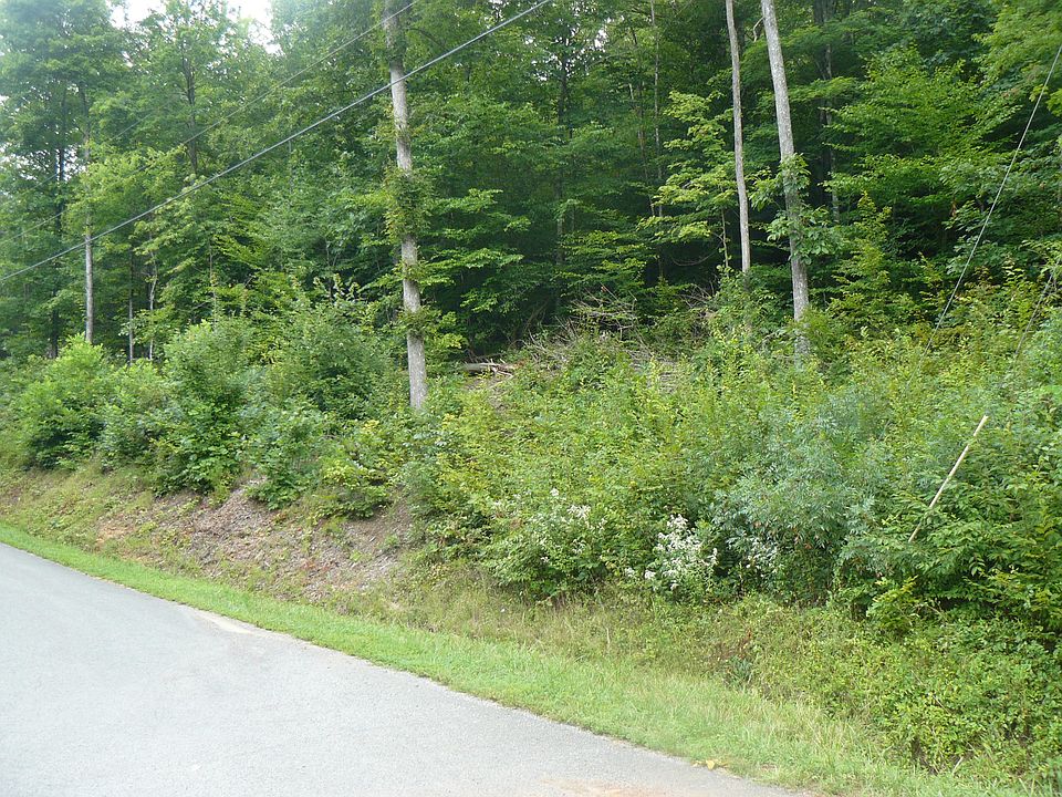 2nd image of 142 Lakeview Dr
