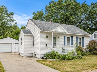 815 S Hooker Ave, Three Rivers, MI 49093