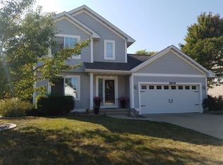 3606 Falcon View Rd SW, Cedar Rapids, IA 52404