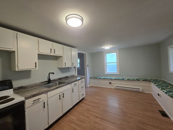 13 N Main St APT A