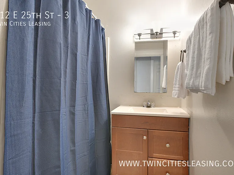 912 E 25th St #3 — Photo 42