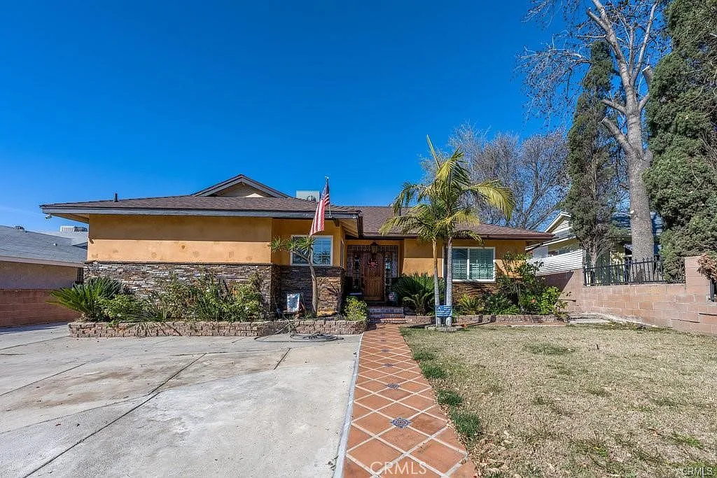 3 bed, 1700 sqft, $4,150 — Photo 1