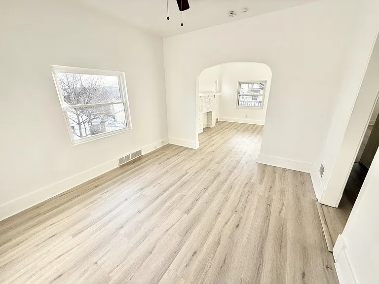 2413 Milburn St — Photo 4