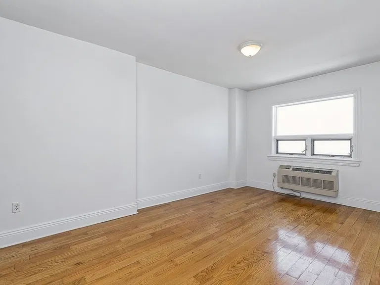 809-815 22nd St #1203 — Photo 9
