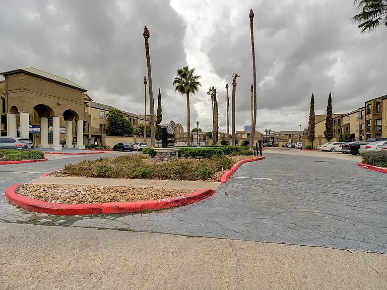 Ashford Santa Ana Outside
