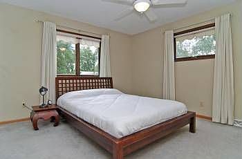 4th image of 15206 Crystal Dr E